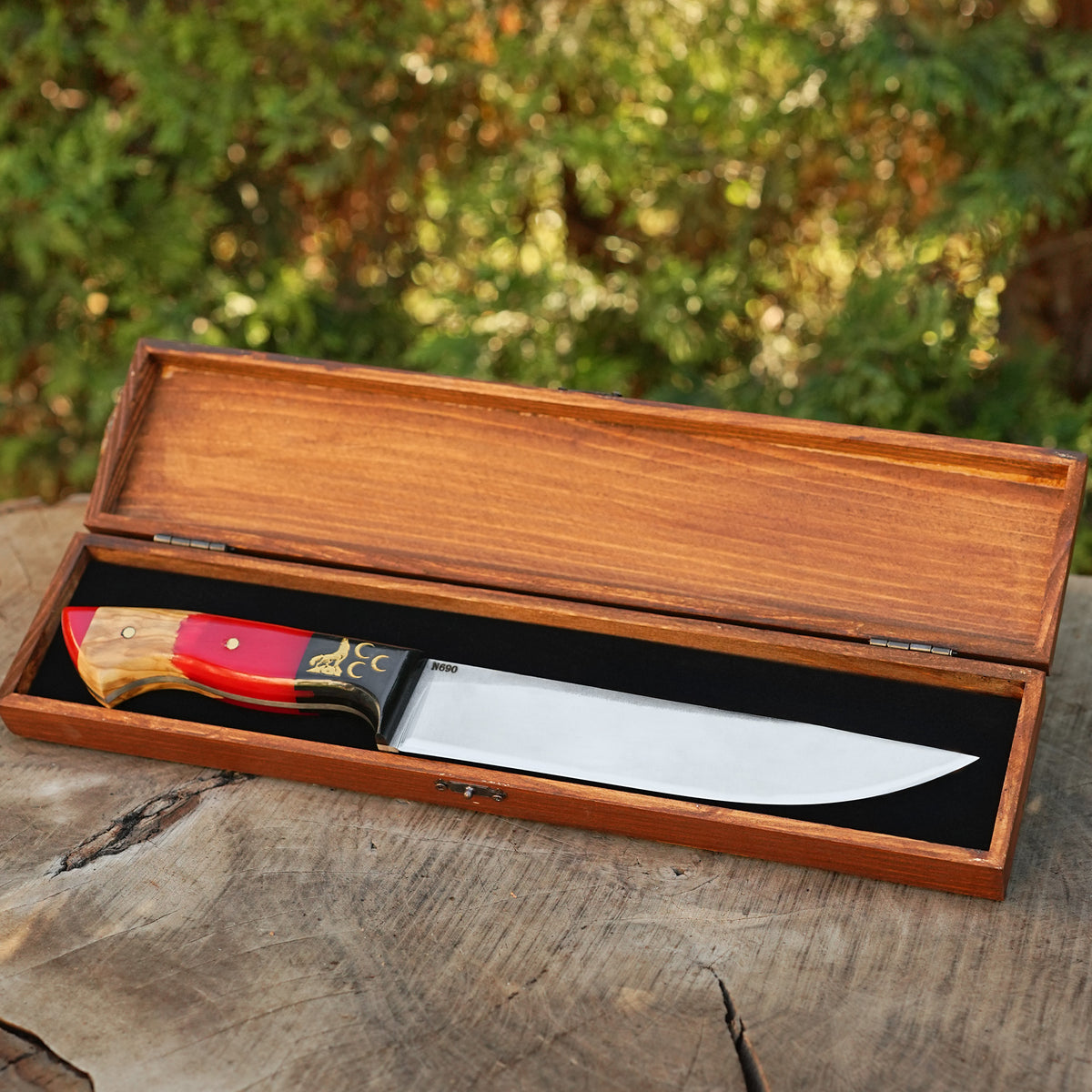 Kelle Bıçağı - N690 Çeliği - 3 Hilal Kurt Desenli - Ahşap Kutulu