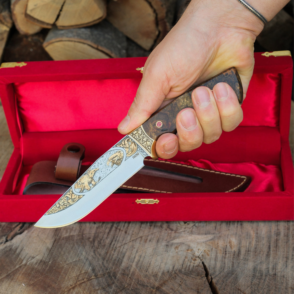 Bushcraft- Koleksiyonluk ve Hediyelik Bıçak 24K Altın Kaplama Kartal Gravür İşlemeli - Kadife Kutulu