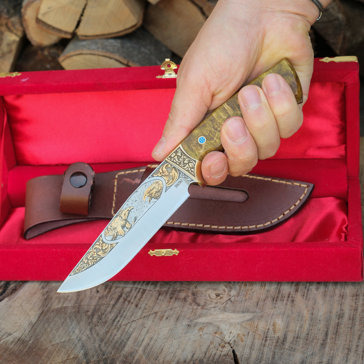 Bushcraft- Koleksiyonluk ve Hediyelik Bıçak 24K Altın Kaplama Kartal Gravür İşlemeli - Kadife Kutulu