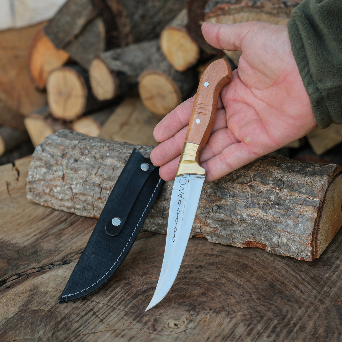 4034 Alman paslanmaz çelikten ve ceviz kabzadan üretilmiş el yapımı Bel Kaması