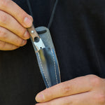 4034 Alman paslanmaz çeliğinden üretilmiş, ceviz saplı özel kolye modeli