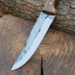 Ceviz saplı, güçlü ve dengeli yapısıyla öne çıkan kurban bıçağı modeli.