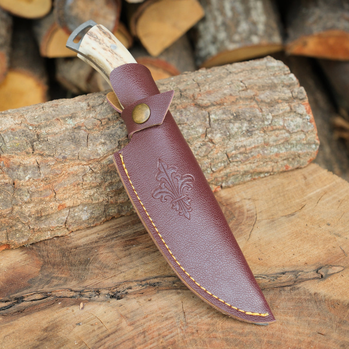 Geyik boynuzundan yapılmış saplı, paslanmaz çelik Yatağan ustalığı bıçak modeli