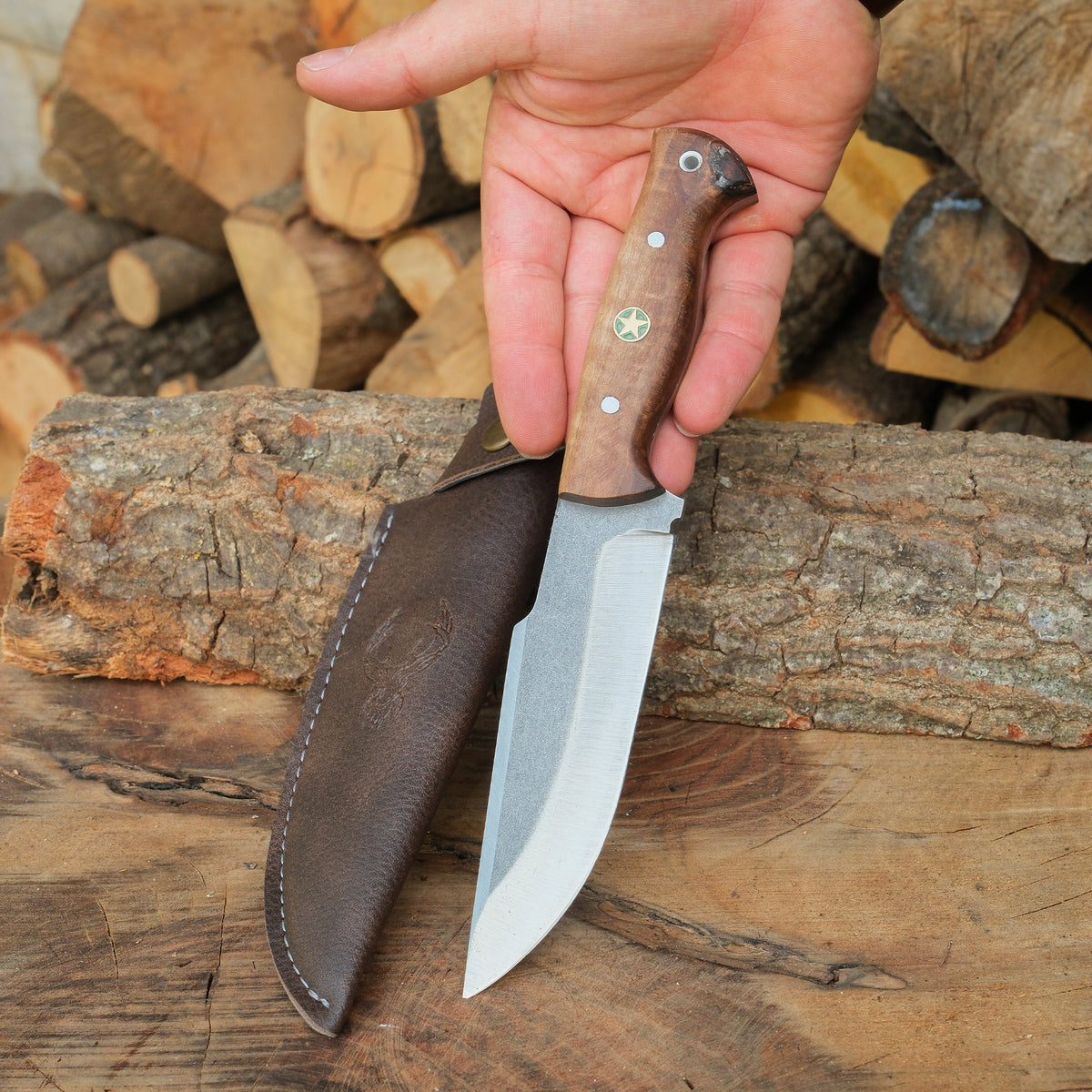 4034 Alman paslanmaz çeliği ve ceviz saplı 25 cm uzunluğunda bıçak