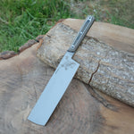 4116 Alman çeliğinden üretilen bu 31 cm’lik şef bıçağı, el yapımı detayları ve ergonomik verzalit sapıyla mutfakta üstün performans sağlar.