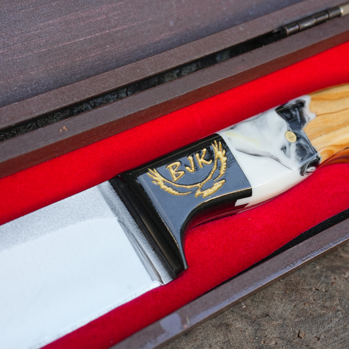 Kelle Bıçağı - N690 Çeliği -Beşiktaş Logo İşlemeli- Özel Ahşap Kutulu