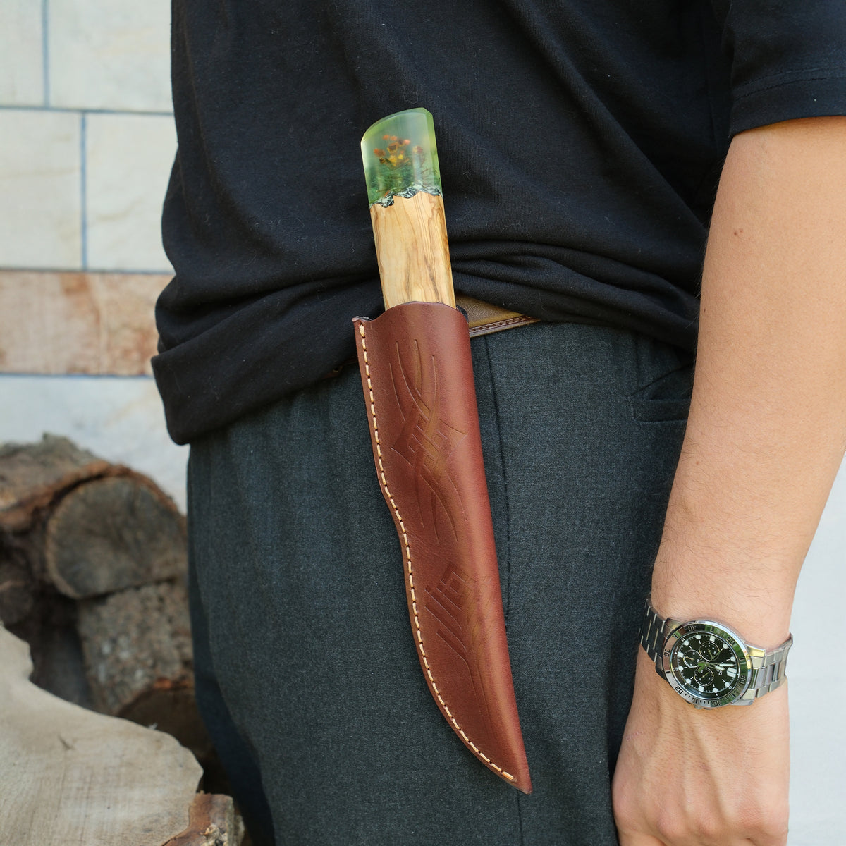 Gerçek deri taşıma kılıfıyla güvenli saklama ve taşıma sağlayan bu puukko, doğa tutkunları için tasarlandı.