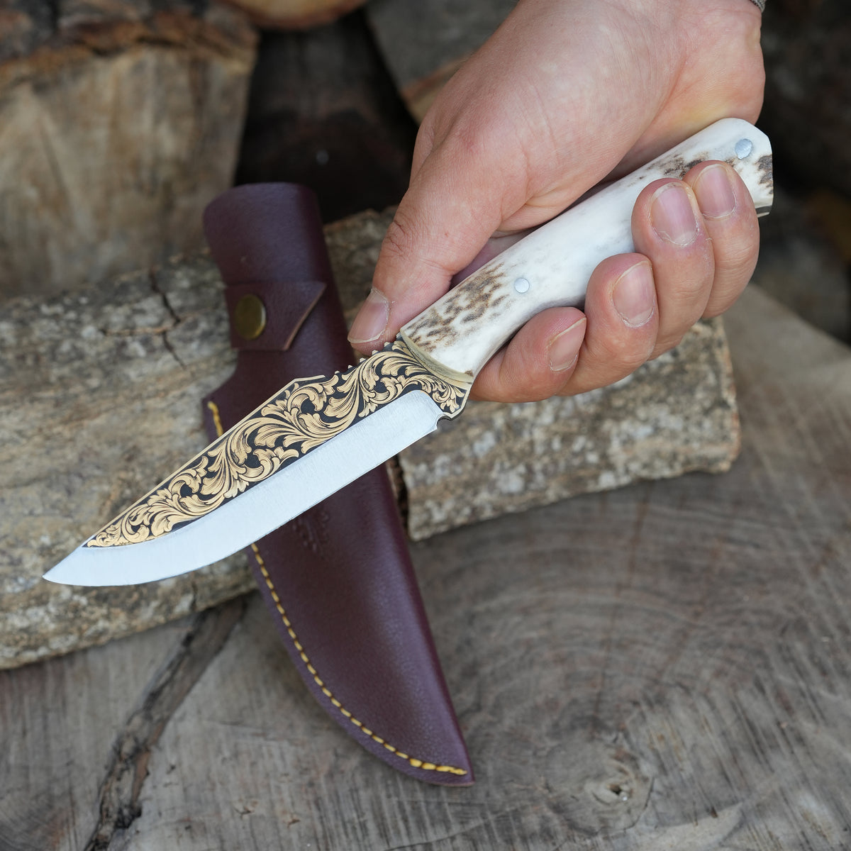 13 cm çelik uzunluğu ve 3.5 mm kalınlığıyla dayanıklı el yapımı bıçak