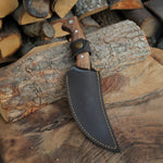 Doğal ceviz ağacından yapılmış sap ile ergonomik tutuş sağlayan bıçak