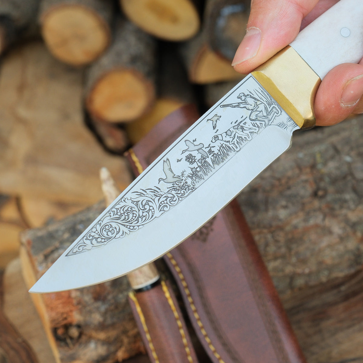 Köse Mehmet ustalığıyla şekillendirilmiş geyik boynuzu saplı bıçak