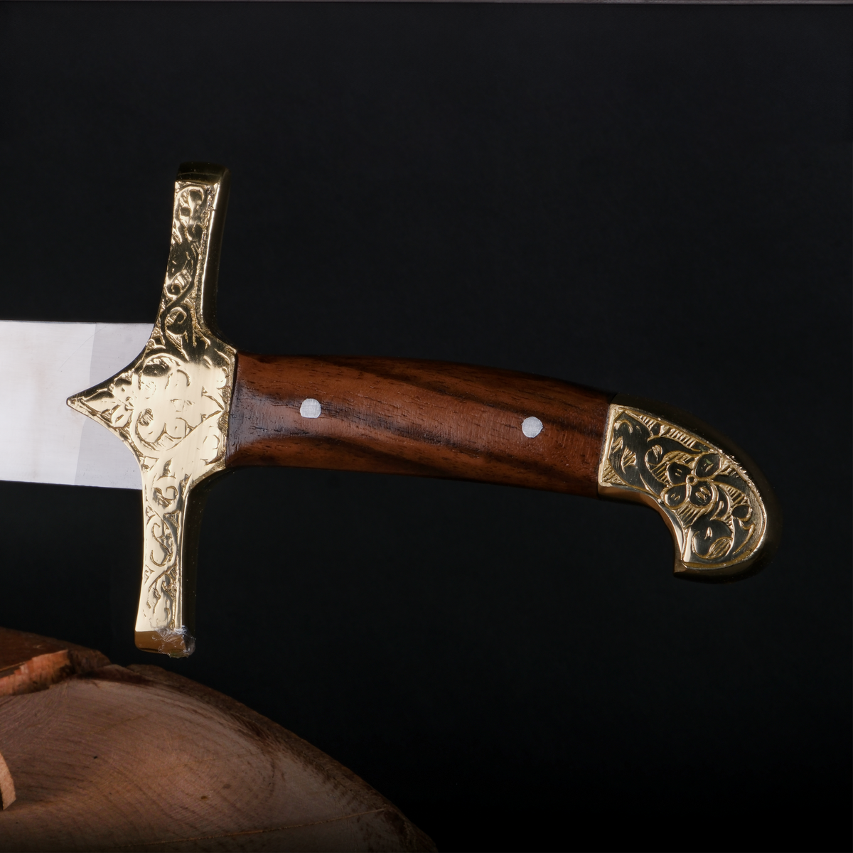 Yatağan ustaları tarafından üretilmiş uzun koleksiyonluk ceviz saplı bıçak