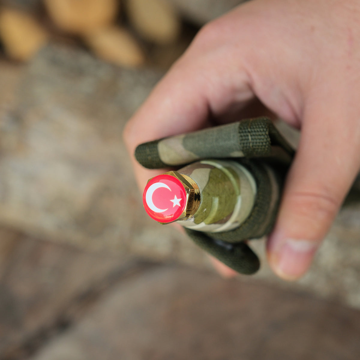 Outdoor ve koleksiyon amaçlı kullanılabilecek hafif ve zarif bıçak