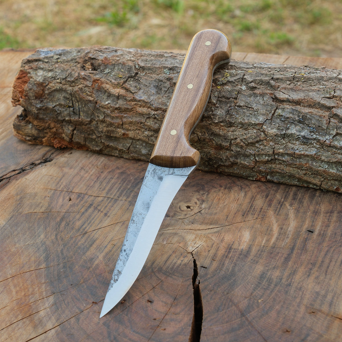 Yatağan kasabasında el emeğiyle üretilmiş dövme çelik sıyırma bıçağı.