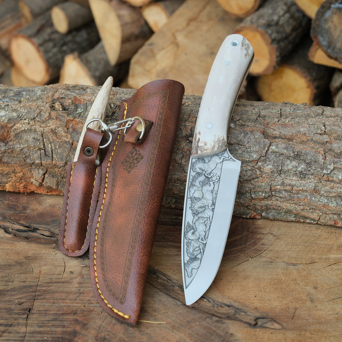 Yatağan kasabasında el işçiliğiyle üretilmiş paslanmaz koleksiyonluk bıçak