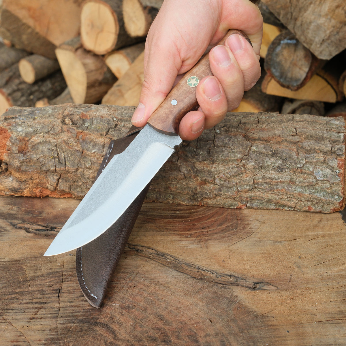 Koleksiyon ve kamp kullanımı için tercih edilebilecek el yapımı bıçak