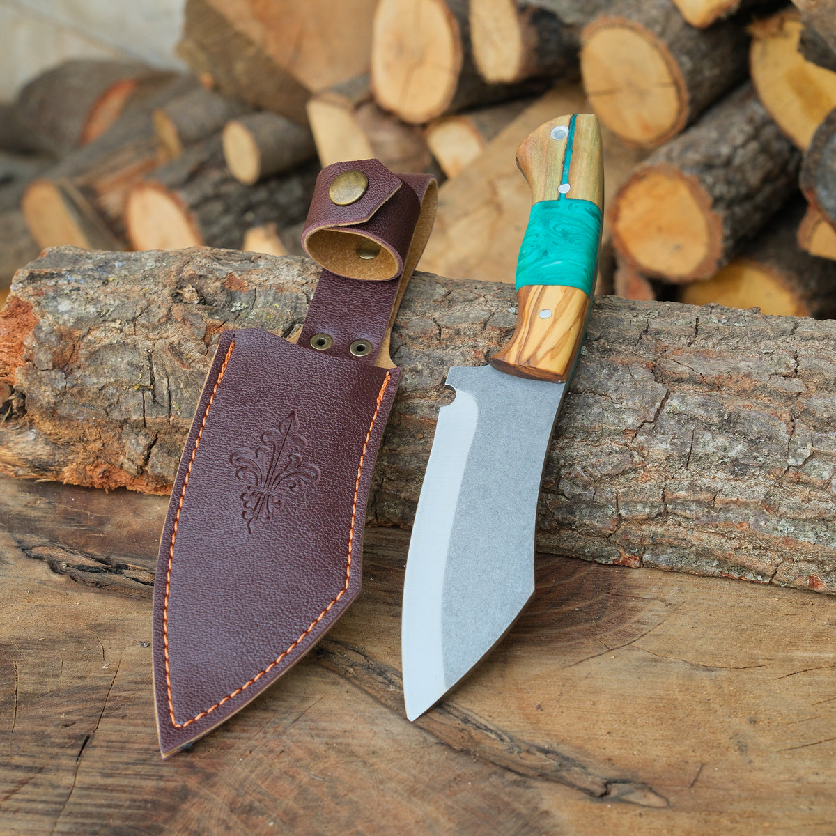 Estetik epoksi sapı ve sağlam çelik yapısıyla günlük ve outdoor kullanım için bıçak