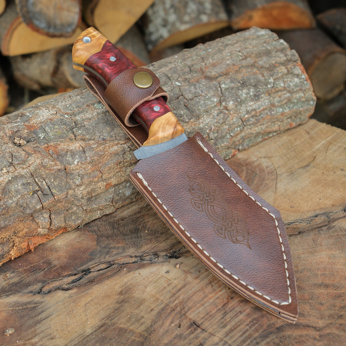 Hem mutfakta hem doğada kullanıma uygun, dayanıklı paslanmaz çelik bıçak