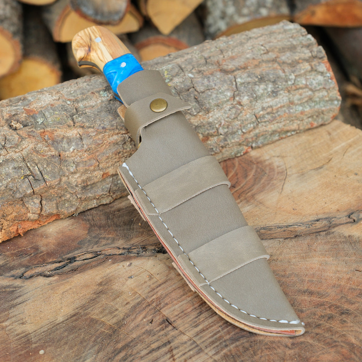 Koleksiyonluk değer taşıyan, paslanmaz çelikten yapılmış 28 cm bıçak