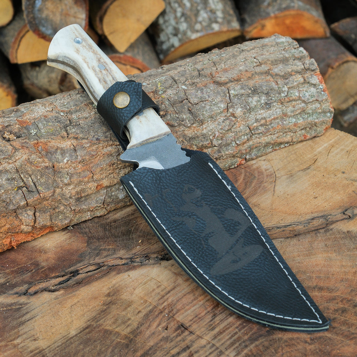 Dayanıklı yapısıyla uzun ömürlü kullanım sunan geyik boynuzlu bıçak