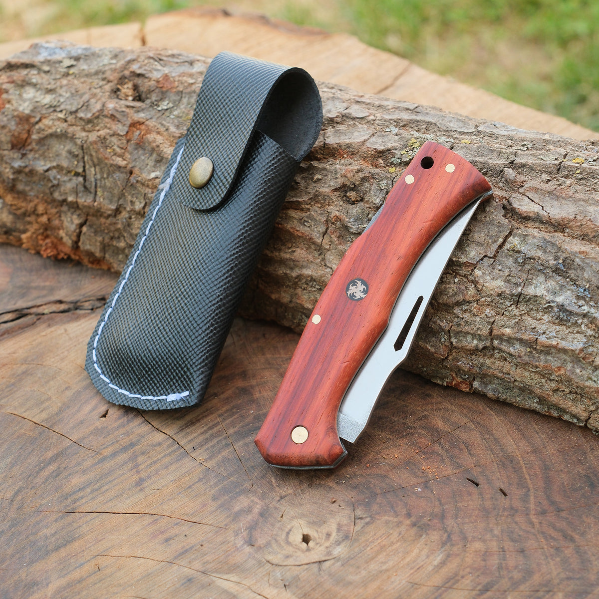 Hediyelik taşıma kılıfıyla gelen estetik tasarımlı ceviz saplı bıçak