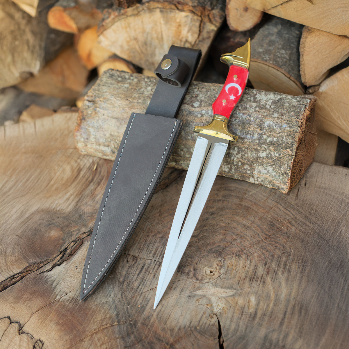 Yatağan kasabasında köse mehmet bıçakları ustalığıyla üretilen bu çerkez model, mika sapı ve paslanmaz çeliğiyle dikkat çeker.