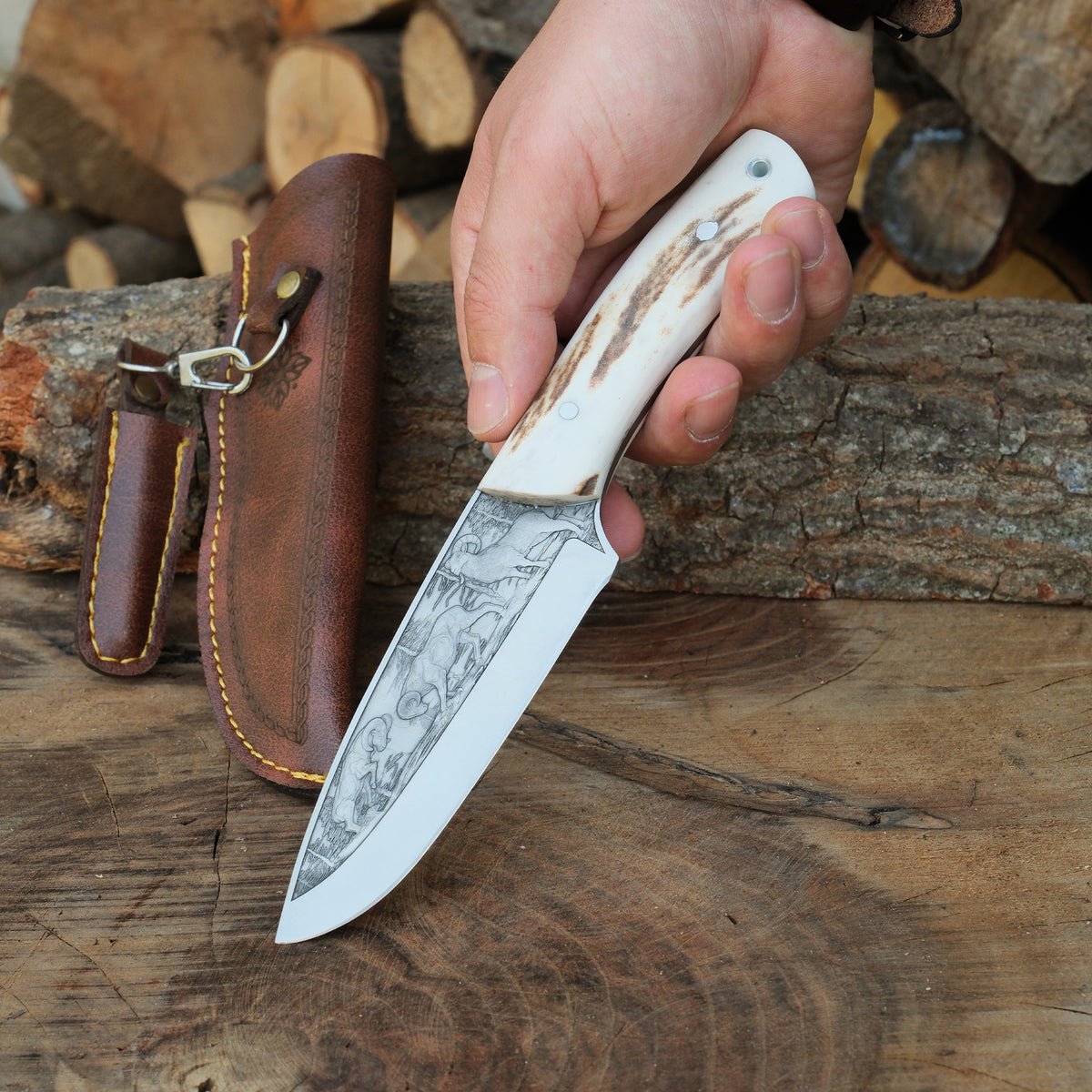 El işçiliğiyle üretilmiş orijinal geyik boynuzlu N690 çelik yatagan bıçak