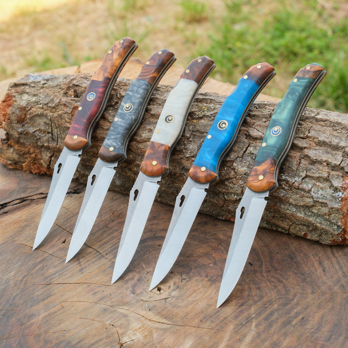 Outdoor ve günlük kullanım için ceviz-epoksi saplı 24 cm katlanır model