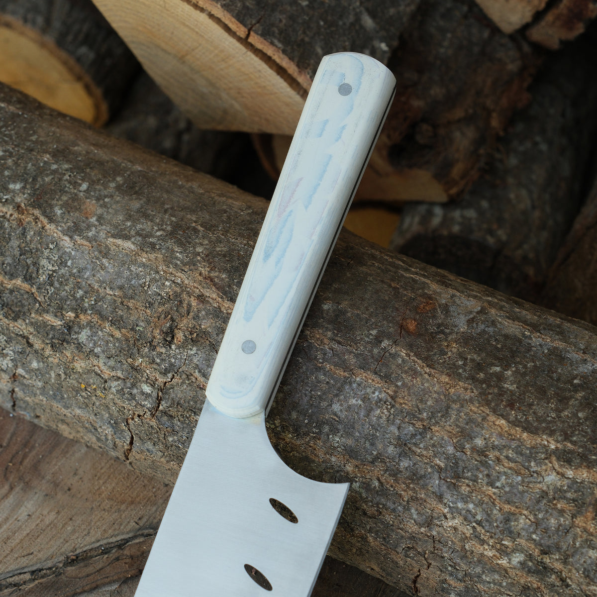 Uzun ömürlü keskinlik sunan, ergonomik tutuşlu profesyonel bıçak