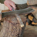 633 gram ağırlığı ve 27 cm çelik uzunluğu ile outdoor aktiviteler için güçlü bıçak.