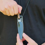 Yatağan ustalarının el işçiliğiyle yapılmış, zarif tasarımlı kolye