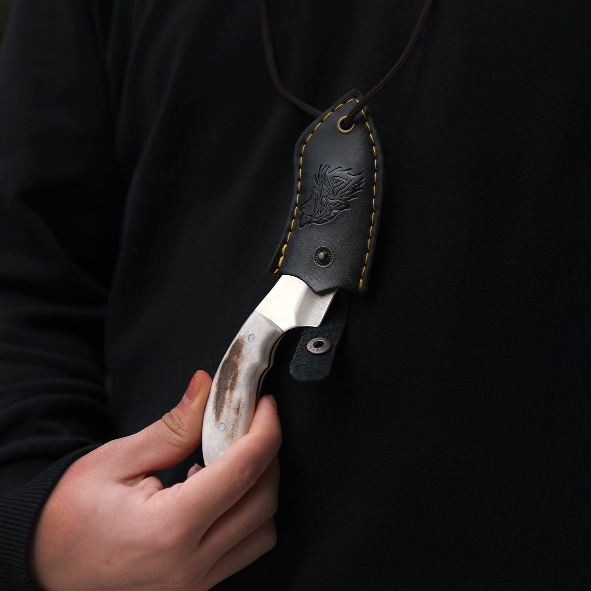 Orijinal geyik boynuzu saplı 4034 Alman paslanmaz çelik kolye bıçak modeli