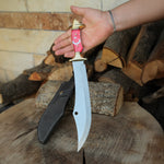 Köse Mehmet bıçakları koleksiyonunun parçası olan bu 39 cm uzunluğundaki model, 4116 paslanmaz çelik ve mika sap ile üretilmiştir.