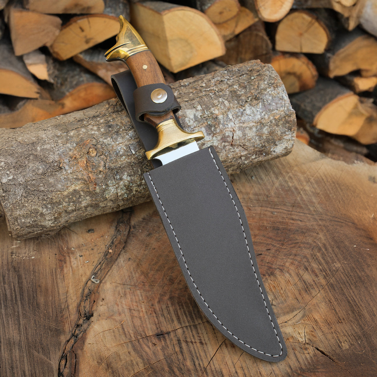 Yatağan’da üretilmiş paslanmaz çelik ve ceviz saplı özel bıçak