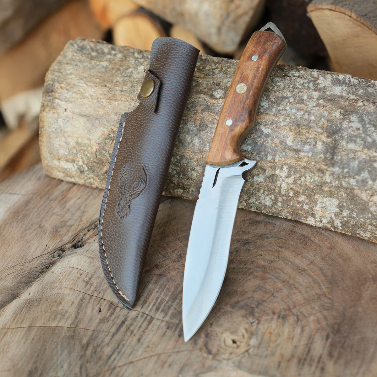 Yatağan kasabasında el işçiliği ile üretilmiş 4034 paslanmaz ceviz saplı bıçak