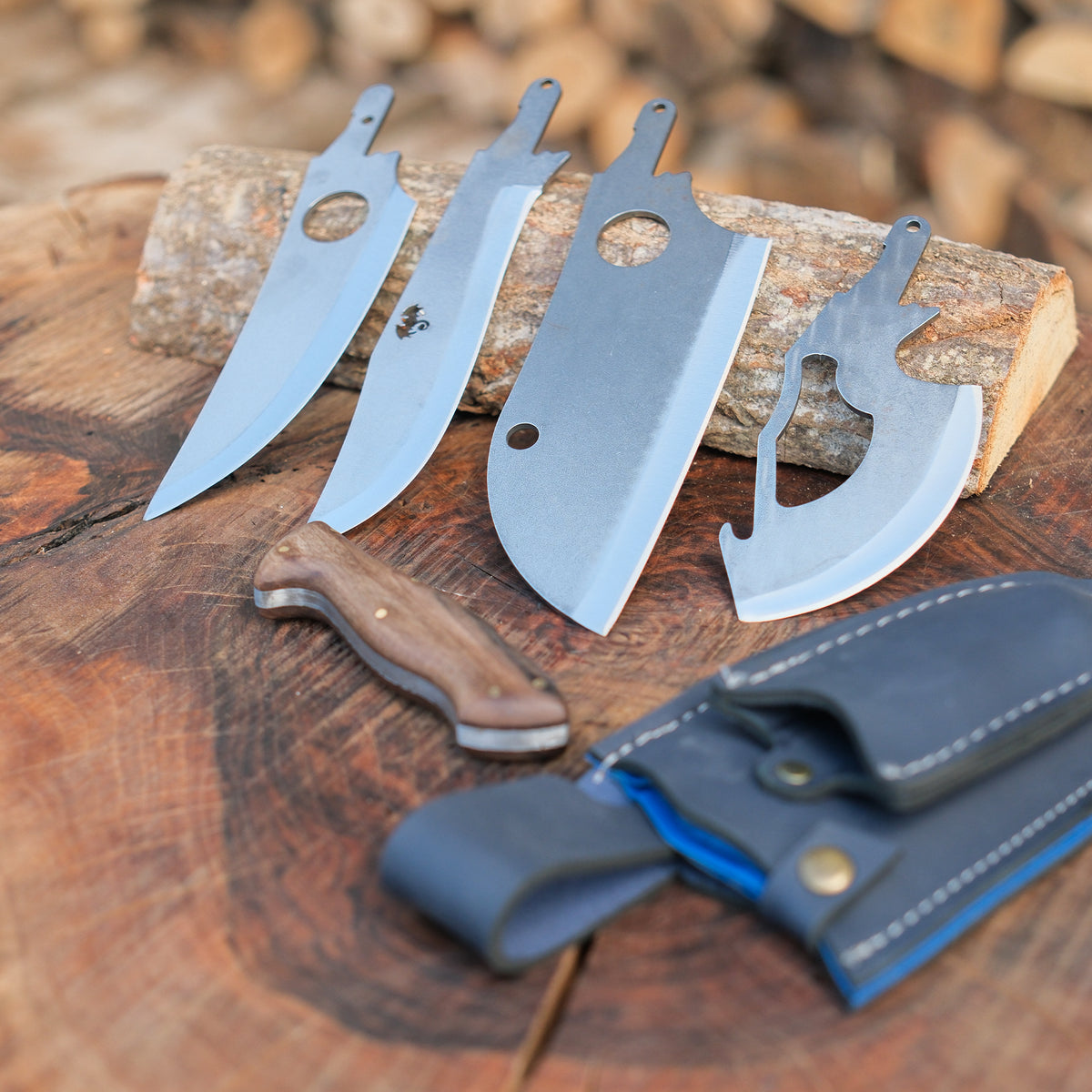 Yatağan’da üretilmiş 4 bıçak ve kök ceviz saplı özel set