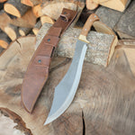 4034 Alman çeliği ve ceviz sapın birleşimiyle tasarlanmış, ağır ve uzun formda dayanıklı el yapımı bıçak.