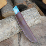 Hafifliği ve dayanıklılığı bir arada sunan bu puukko bıçak, el işçiliğiyle şekillendirilmiş olup outdoor kullanım için idealdir