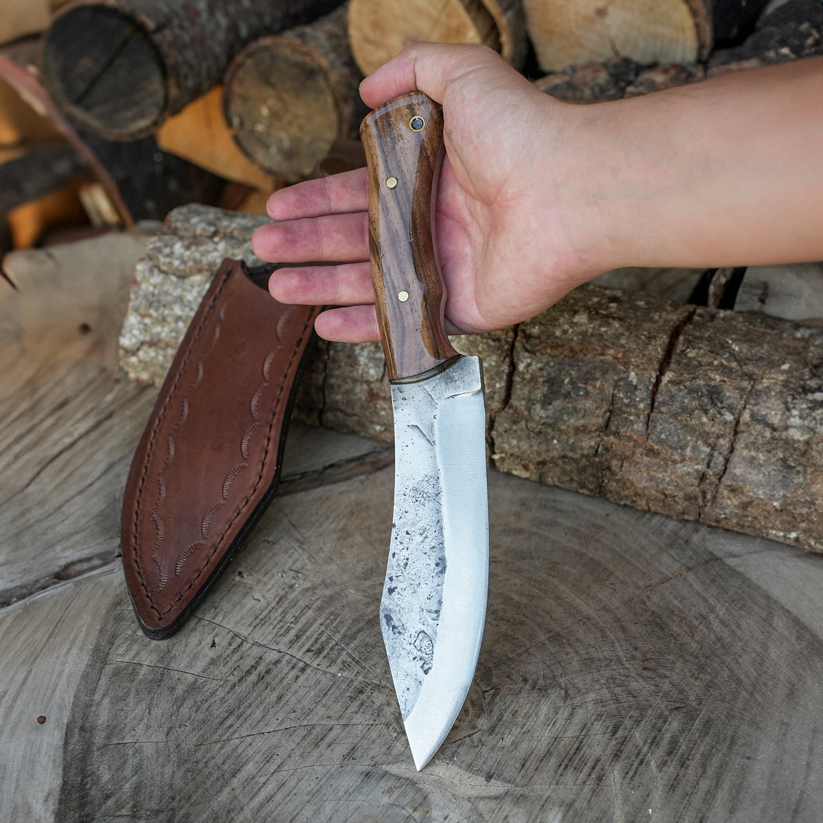 Ergonomik tasarıma sahip ceviz saplı dövme makas çeliği kaliteli bıçak