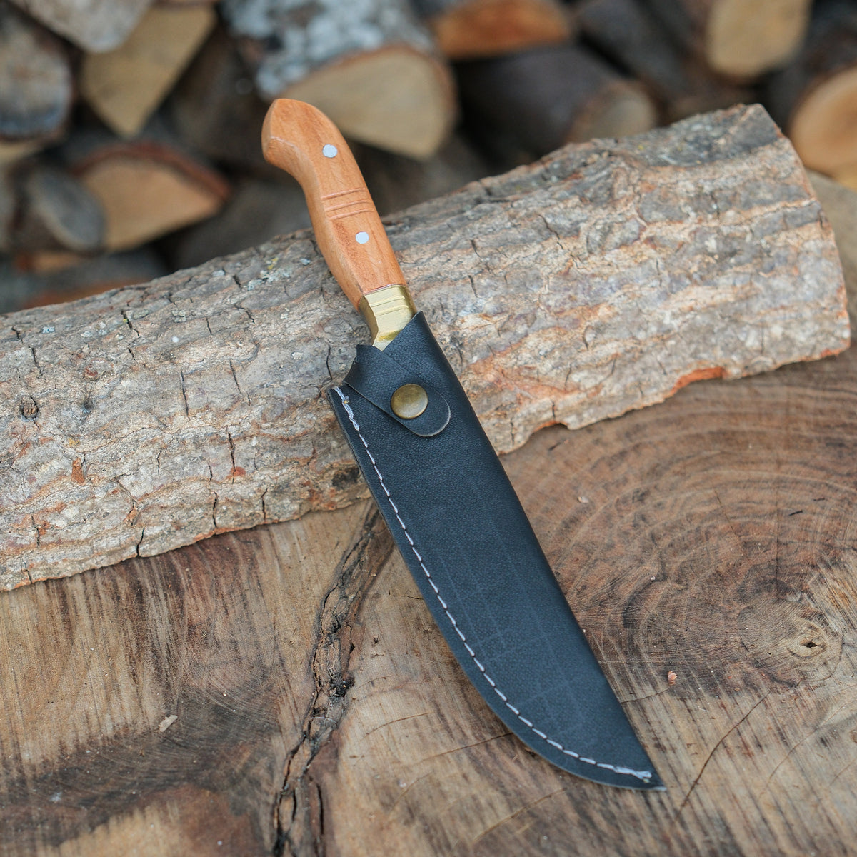 Geleneksel Türk silah sanatını modern detaylarla birleştiren el kaması