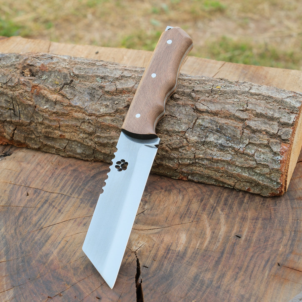 Yatağan ustalarının el işçiliğiyle hazırlanan ceviz saplı paslanmaz bıçak