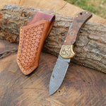 El işçiliğiyle üretilmiş şık ceviz saplı Damascus çelik katlanır model