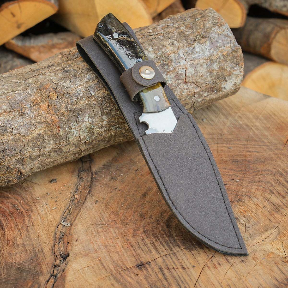 Yatağan ustaları tarafından üretilmiş kemik saplı bıçak