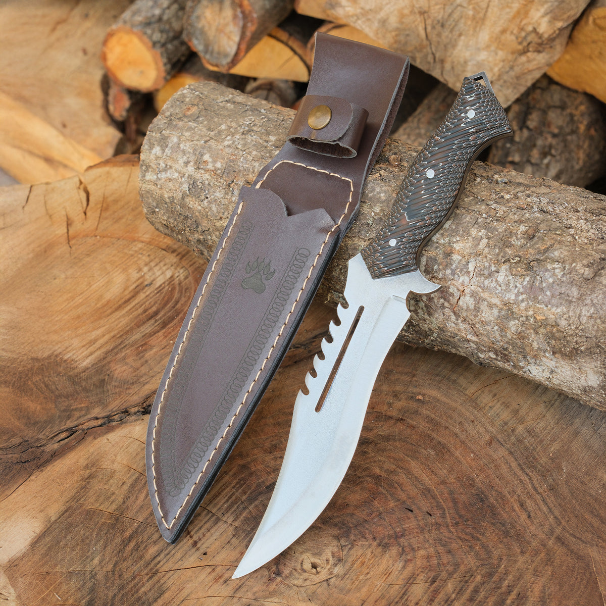 Ergonomik verzalit saplı ve Alman çeliği keskinliğine sahip ustalıkla yapılmış bıçak