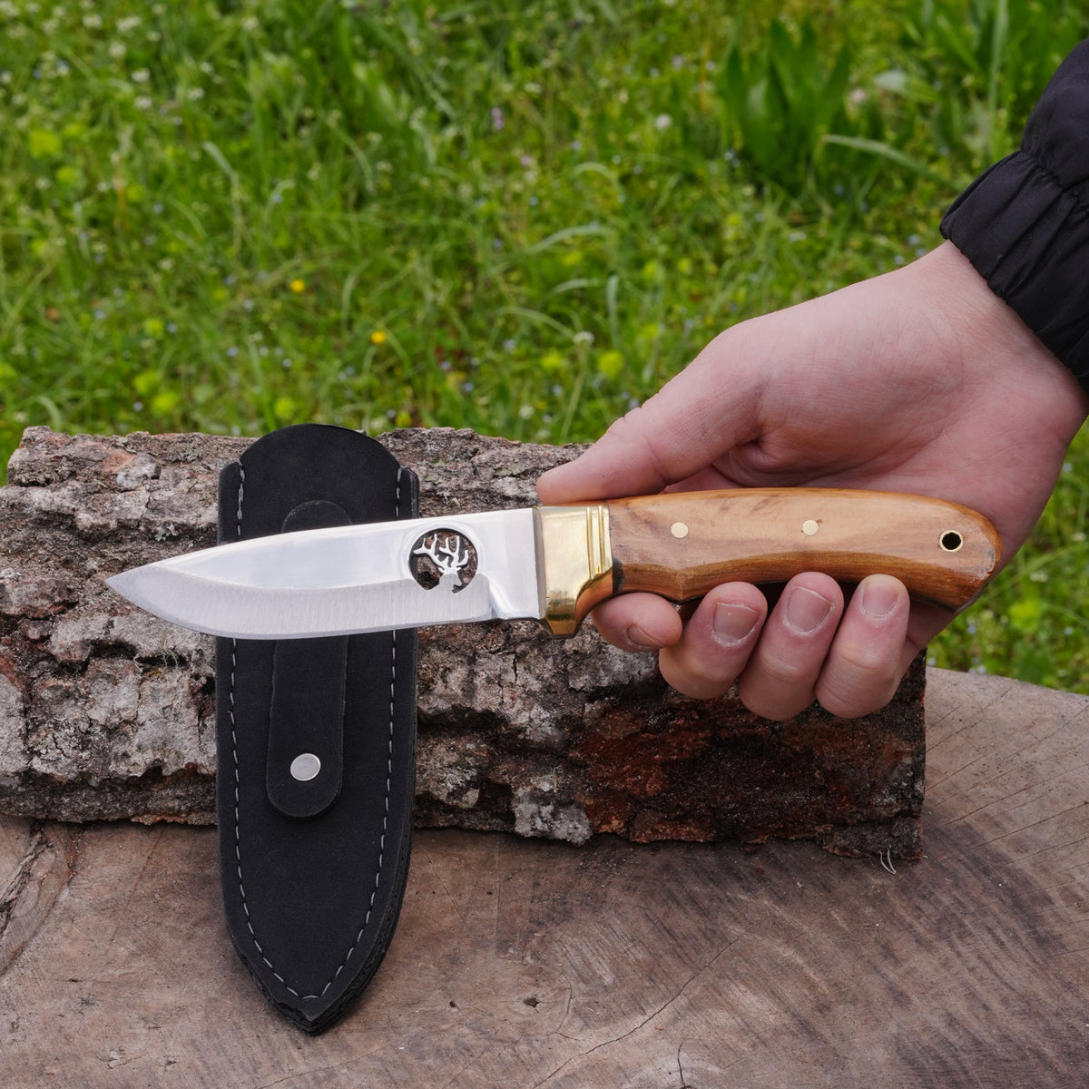 Av Bıçağı 24 Cm - Ceviz Sap - Geyik İşlemeli