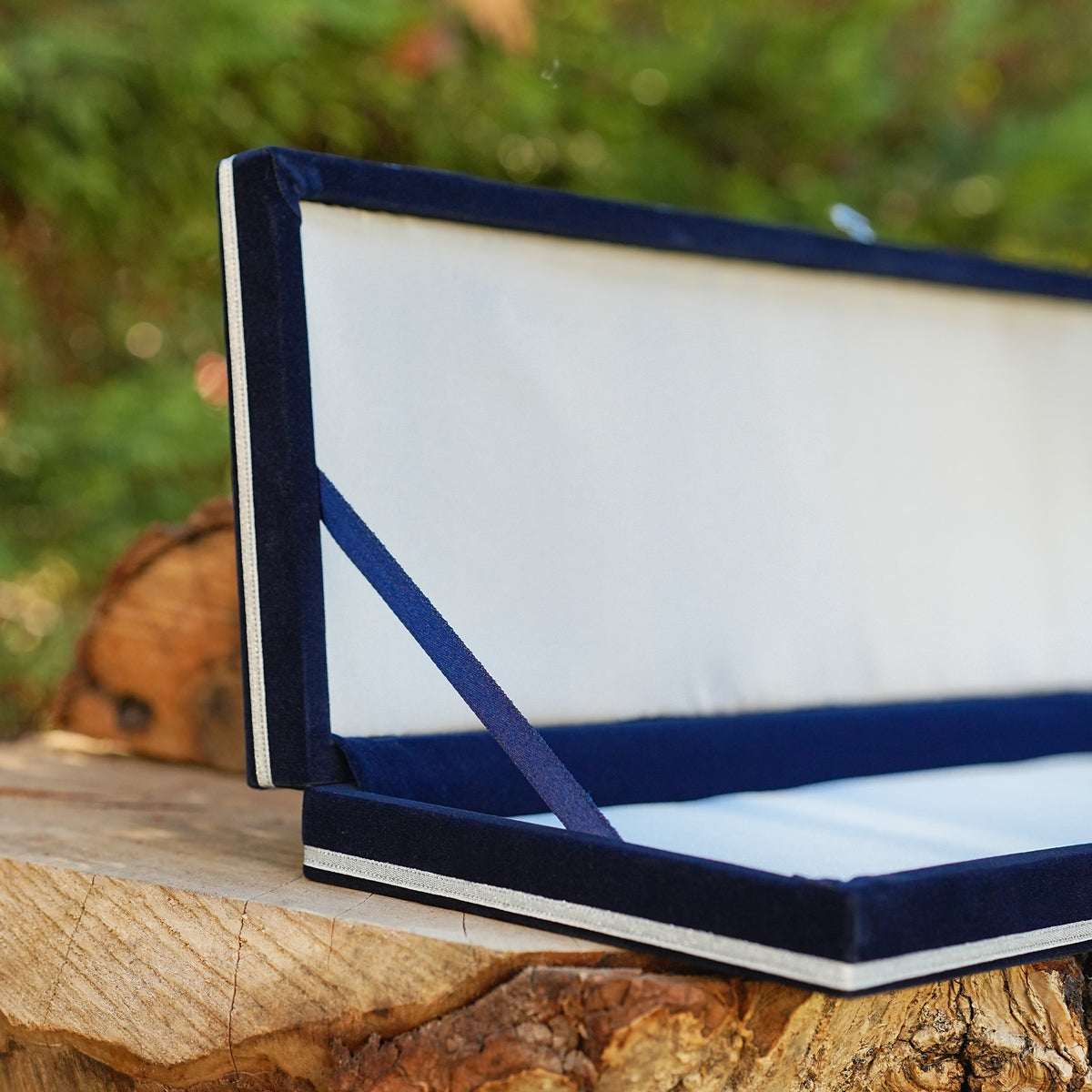 Koleksiyonluk Kılıçlar İçin Lacivert Kadife Kutu