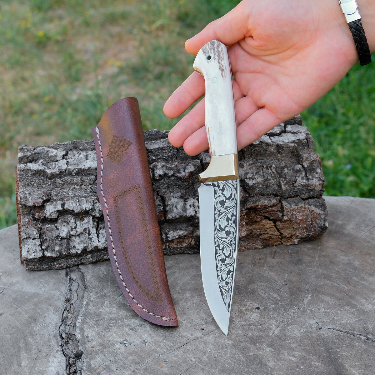 Gravür İşlemeli Koleksiyon Bıçak - N690 Çeliği - Geyik Sap - 24 Cm