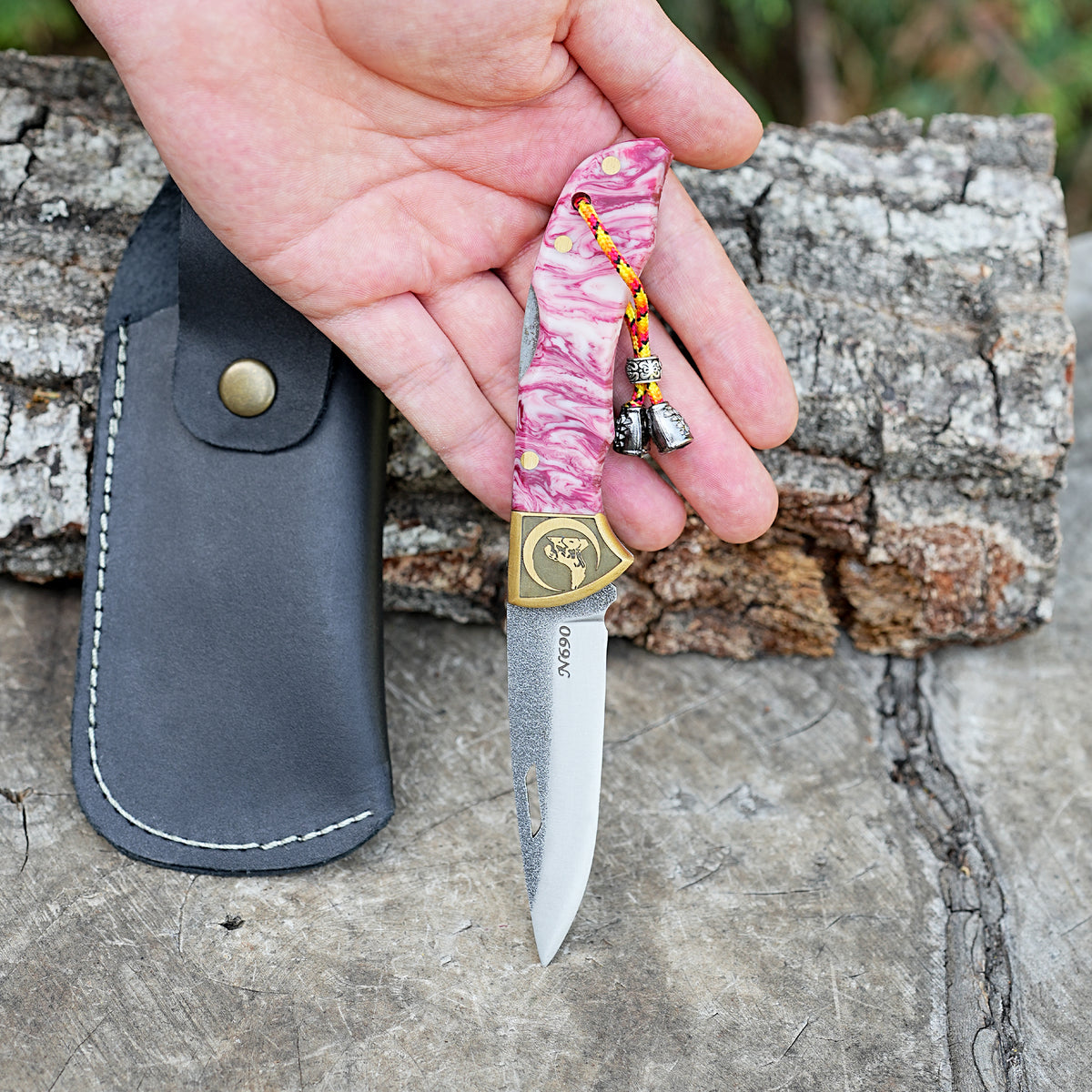 Katlanır Model - N690 Çelik - Kurt İşlemeli Epoksi Sap - 17 Cm