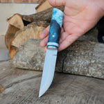 Kamp ve doğa yürüyüşlerinde taşıması kolay, dengeli yapıya sahip 4034 çelikten ve epoksi sapla yapılmış puukko