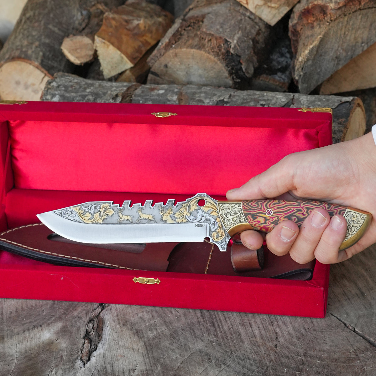 Koleksiyonluk ve Hediyelik Kasatura Model 24K Altın Kaplama Geyik Gravür İşlemeli - Stabilize Sap - Kadife Kutulu