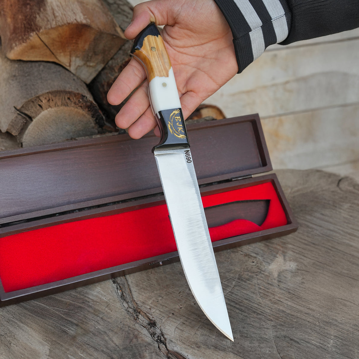 Kelle Bıçağı - N690 Çeliği -Beşiktaş Logo İşlemeli- Özel Ahşap Kutulu